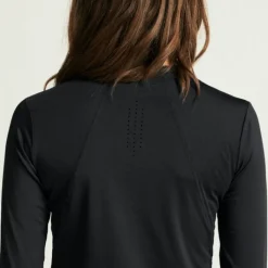 Craft Adv Essence LS Tee