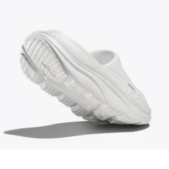 Hoka ORA Recovery Slide 3