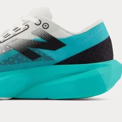 New Balance FuelCell Rebel V4