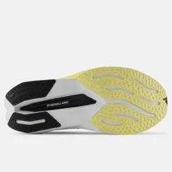 New Balance FuelCell SuperComp Trainer V3