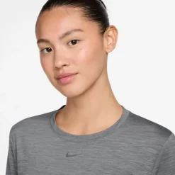 Nike Dri-FIT One Classic Long Sleeve Tee