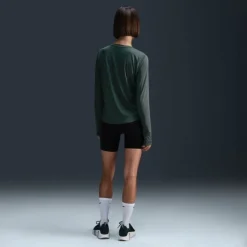 Nike Dri-FIT One Classic Long Sleeve Tee