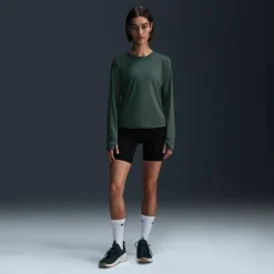 Nike Dri-FIT One Classic Long Sleeve Tee