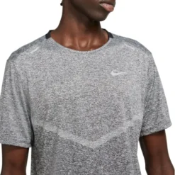 Nike Dri-FIT Rise 365 Short Sleeve Tee