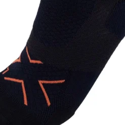 2XU Vectr Light Cushion Crew Socks